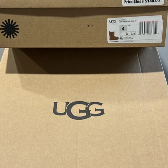 New UGG kids Classic Short Dual Zip ll